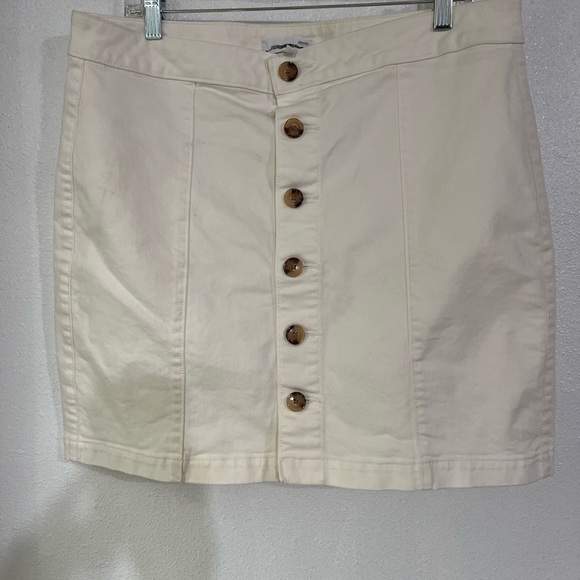 Loft Skirt NWOT denim off-white, but in front size 14+ - Picture 1 of 6